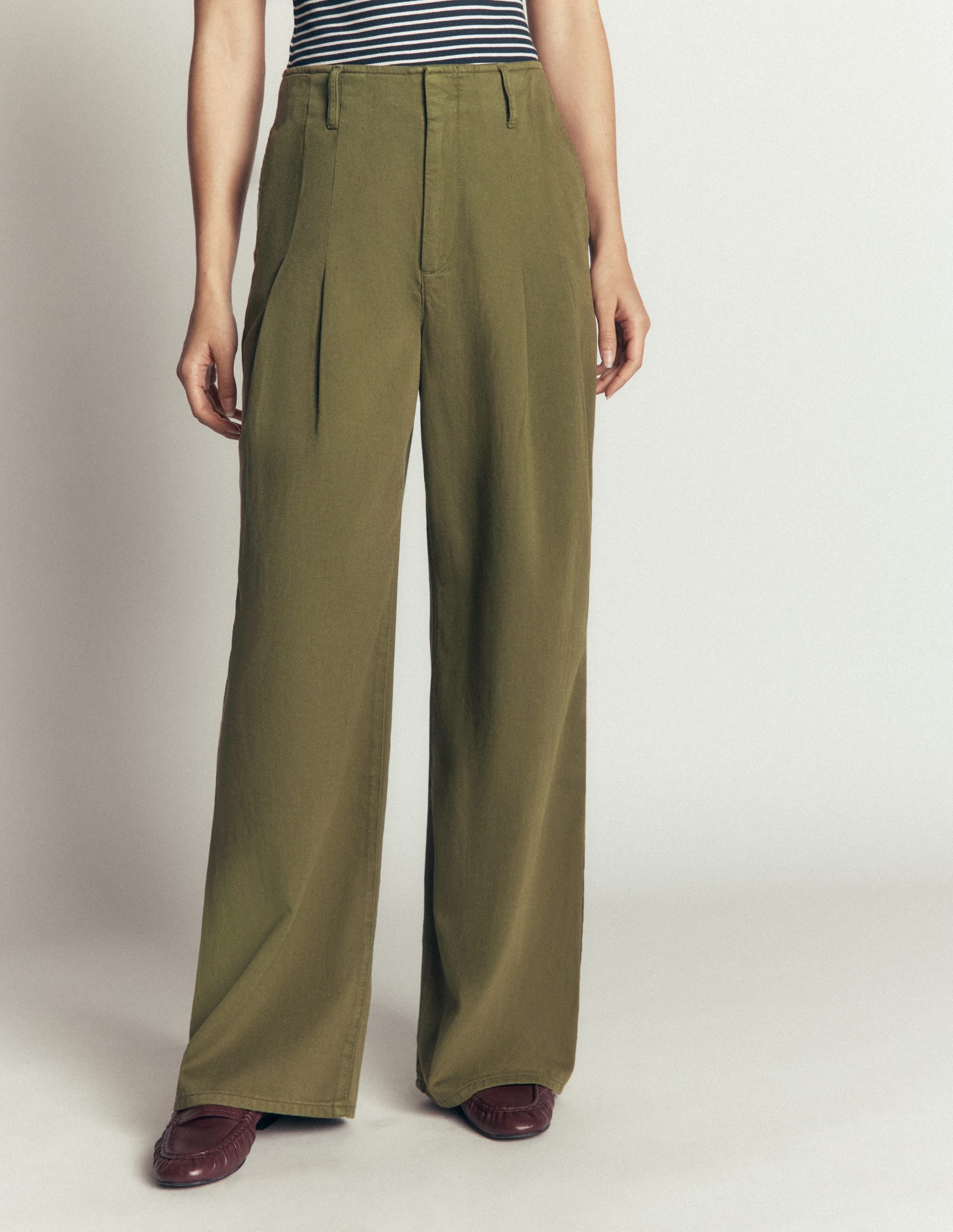 Mayfair Pleat Detail Pants-Woodland Green